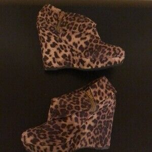 Animal print booties size 8.5 NWOB